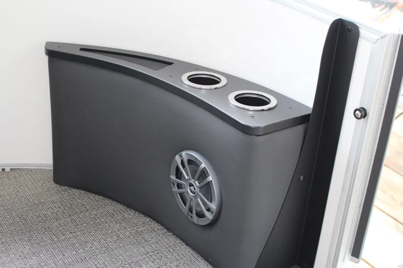 Slide: The Image of Barletta Aria A22F 2025 - 12