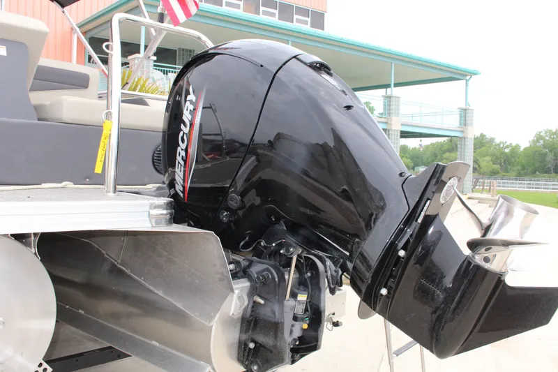 Slide: The Image of Barletta Cabrio 22UC 2022 - 15