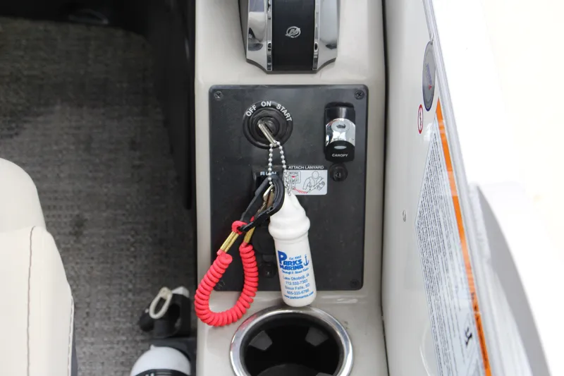 Slide: The Image of Barletta Cabrio 22UC 2022 - 18