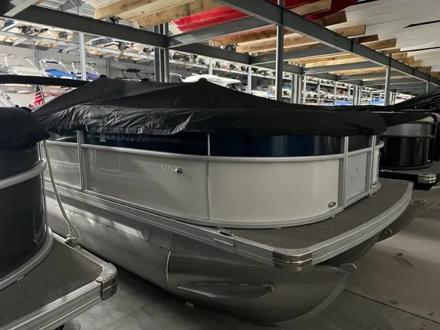 Slide: The Image of Barletta Cabrio 22UC 2022 - 5