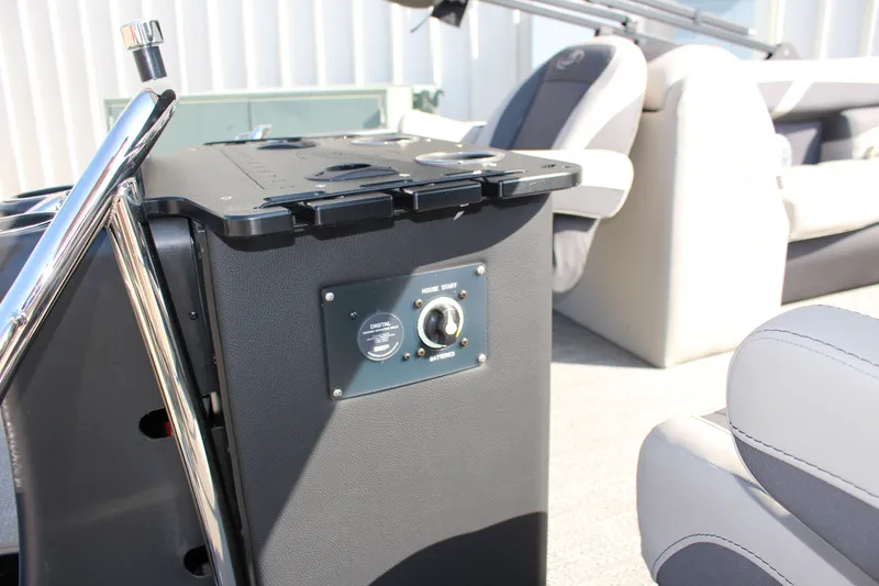 Slide: The Image of Barletta Cabrio C22CC 2025 - 24