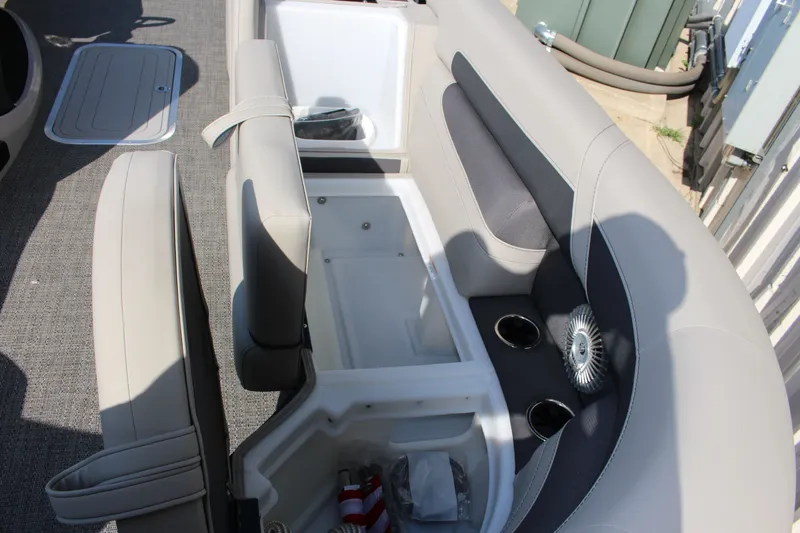 Slide: The Image of Barletta Cabrio C22CC 2025 - 30