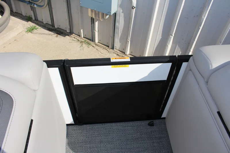 Slide: The Image of Barletta Cabrio C22CC 2025 - 33