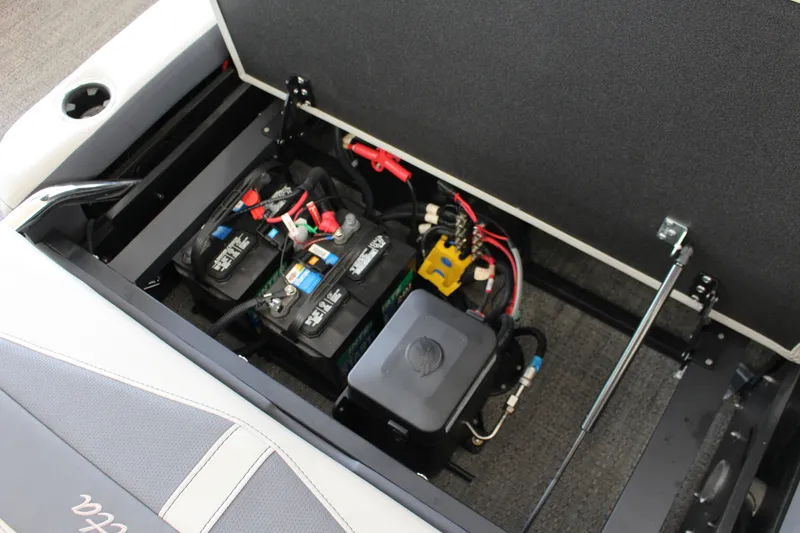 Slide: The Image of Barletta CABRIO C24UE 2025 - 23