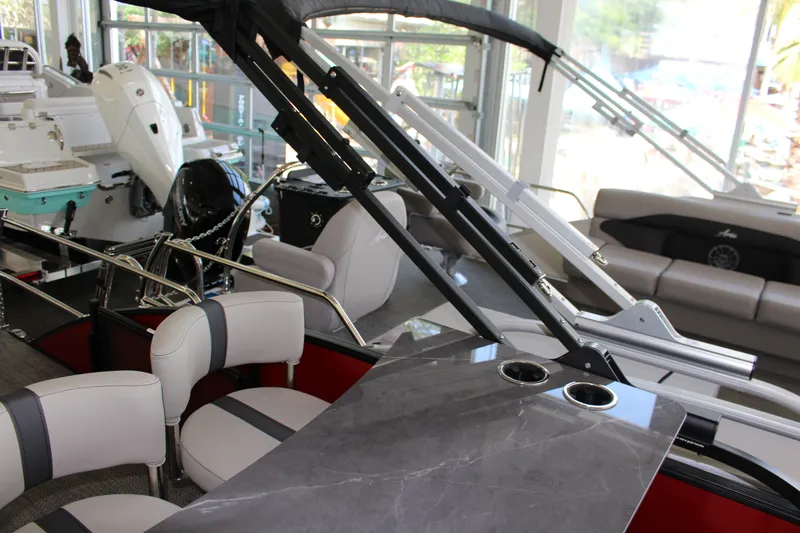 Slide: The Image of Barletta CABRIO C24UE 2025 - 29