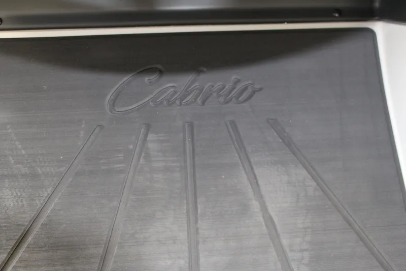 Slide: The Image of Barletta CABRIO C24UE 2025 - 32