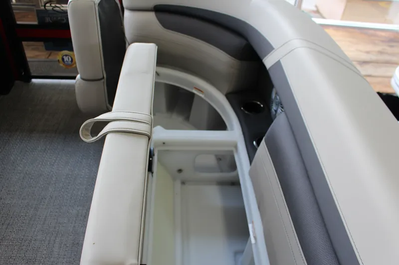 Slide: The Image of Barletta CABRIO C24UE 2025 - 9