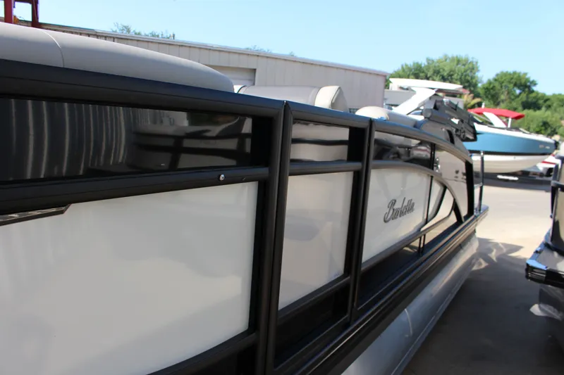 Slide: The Image of Barletta Lusso L23U 2025 - 12