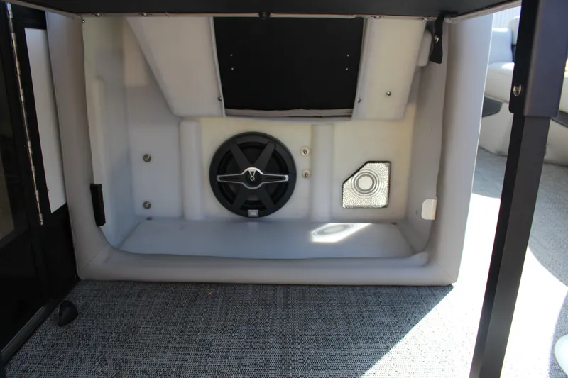 Slide: The Image of Barletta Lusso L23U 2025 - 30