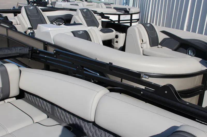 Slide: The Image of Barletta Lusso L23U 2025 - 43