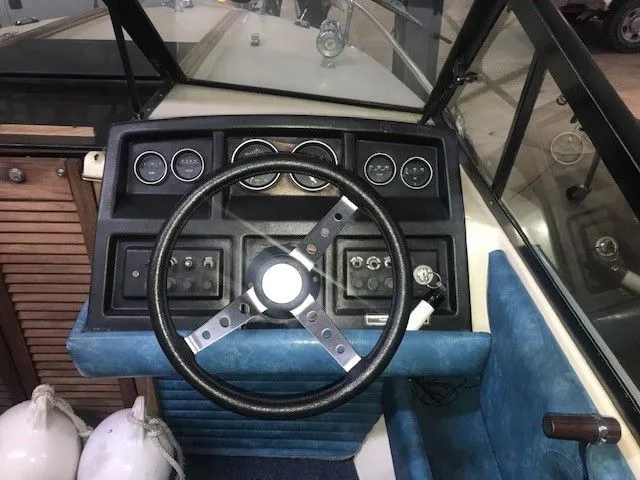 Slide: The Image of Chris-Craft Lancer 1979 - 12