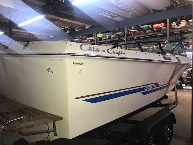 Slide: The Image of Chris-Craft Lancer 1979 - 18