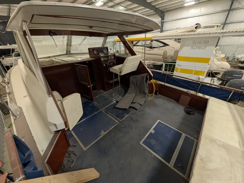 Slide: The Image of Chris-Craft Roamer 37 1967 - 21