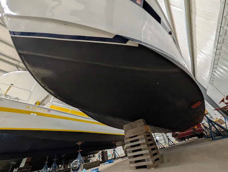 Slide: The Image of Chris-Craft Roamer 37 1967 - 4