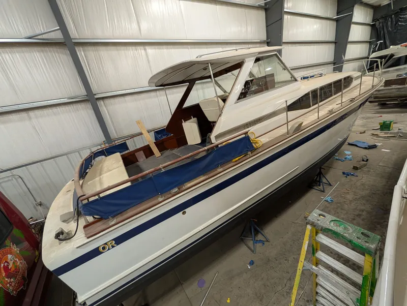 Slide: The Image of Chris-Craft Roamer 37 1967 - 8