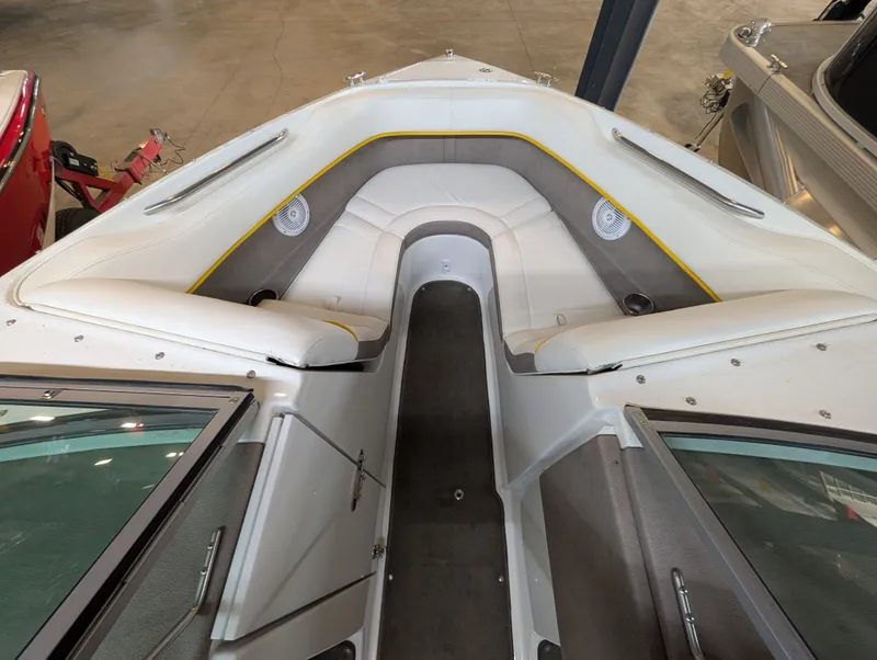 Slide: The Image of Cobalt 200 Bowrider 2005 - 13