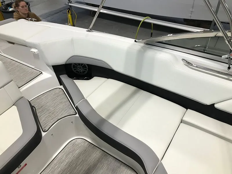 Slide: The Image of Cobalt 220S 2024 - 8