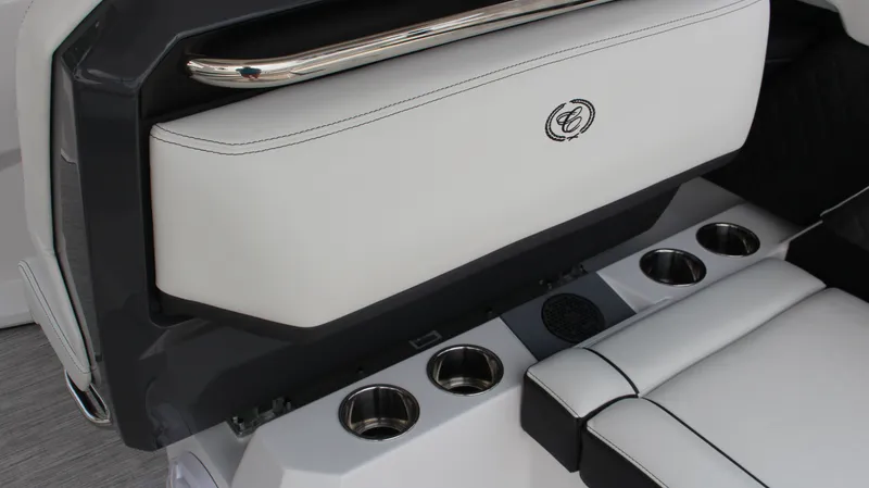 Slide: The Image of Cobalt R31 Surf 2025 - 19