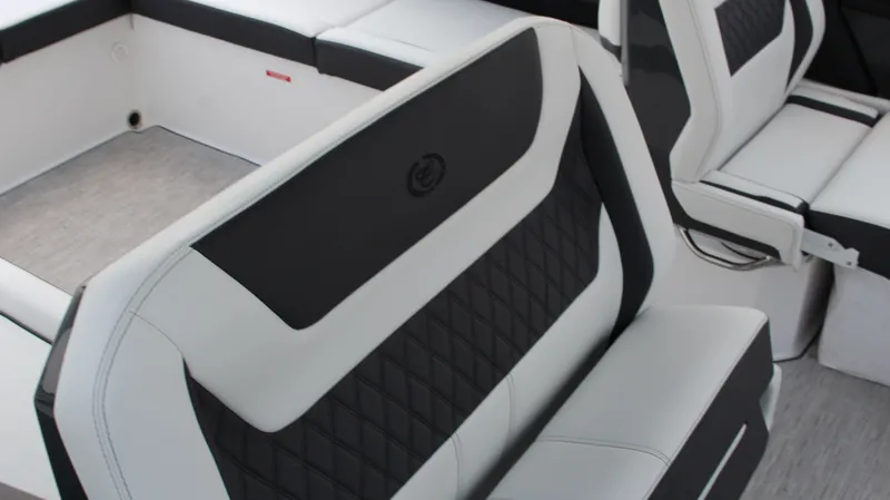 Slide: The Image of Cobalt R31 Surf 2025 - 20