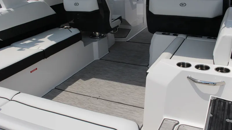 Slide: The Image of Cobalt R31 Surf 2025 - 21