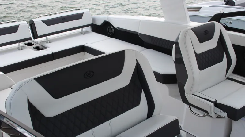 Slide: The Image of Cobalt R31 Surf 2025 - 23