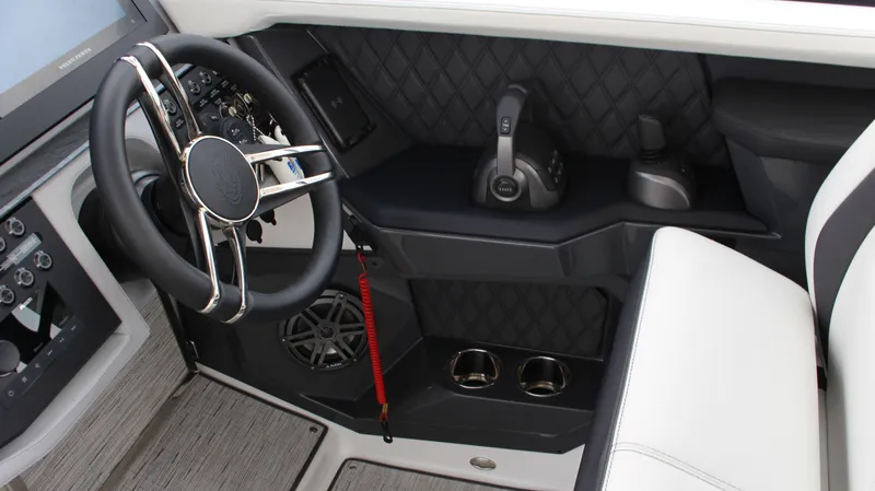 Slide: The Image of Cobalt R31 Surf 2025 - 27