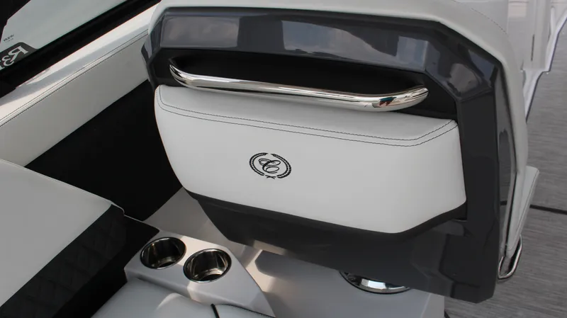 Slide: The Image of Cobalt R31 Surf 2025 - 31