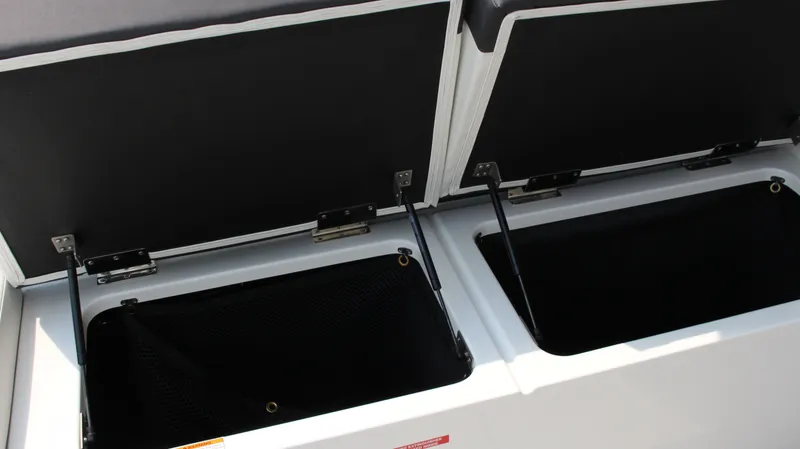 Slide: The Image of Cobalt R31 Surf 2025 - 35