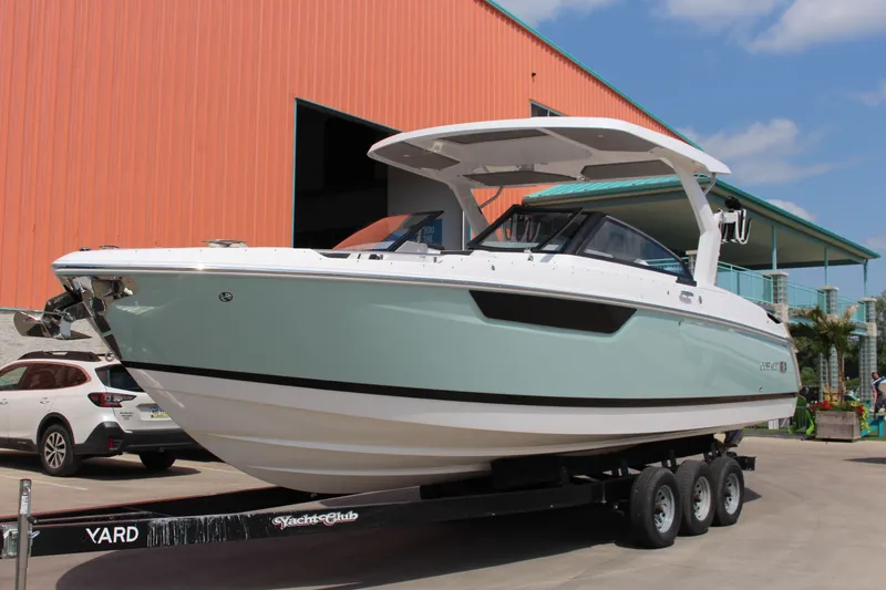 Slide: The Image of Cobalt R31 Surf 2025 - 43