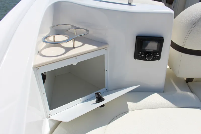 Slide: The Image of Cobalt R35 2017 - 70