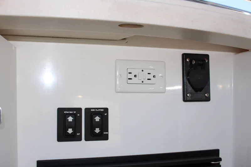 Slide: The Image of Cobalt R35 2017 - 80