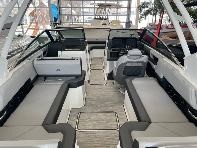 Slide: The Image of Cobalt R6 Outboard 2024 - 25