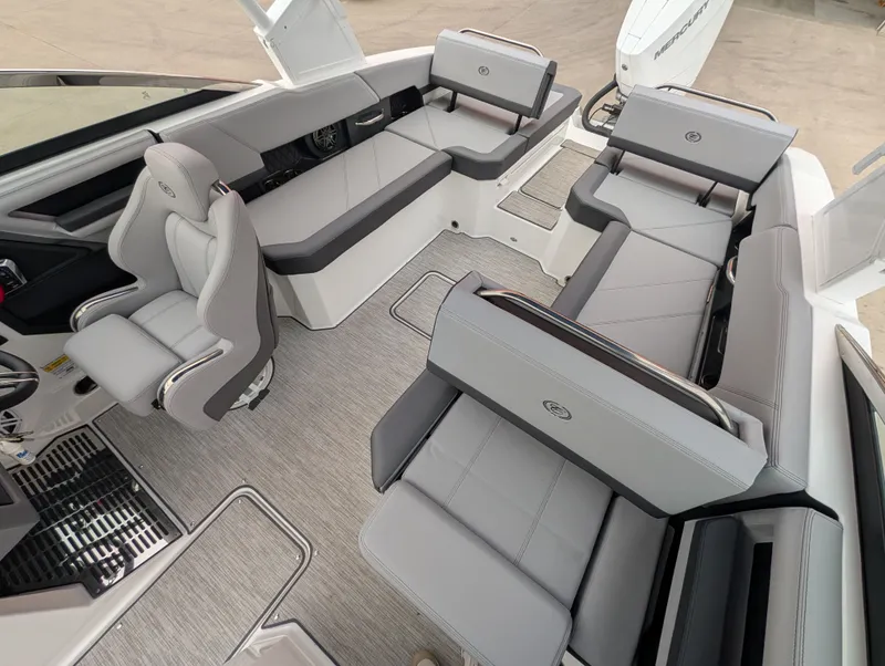 Slide: The Image of Cobalt R6 Outboard 2024 - 26