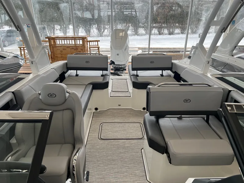 Slide: The Image of Cobalt R6 Outboard 2024 - 5