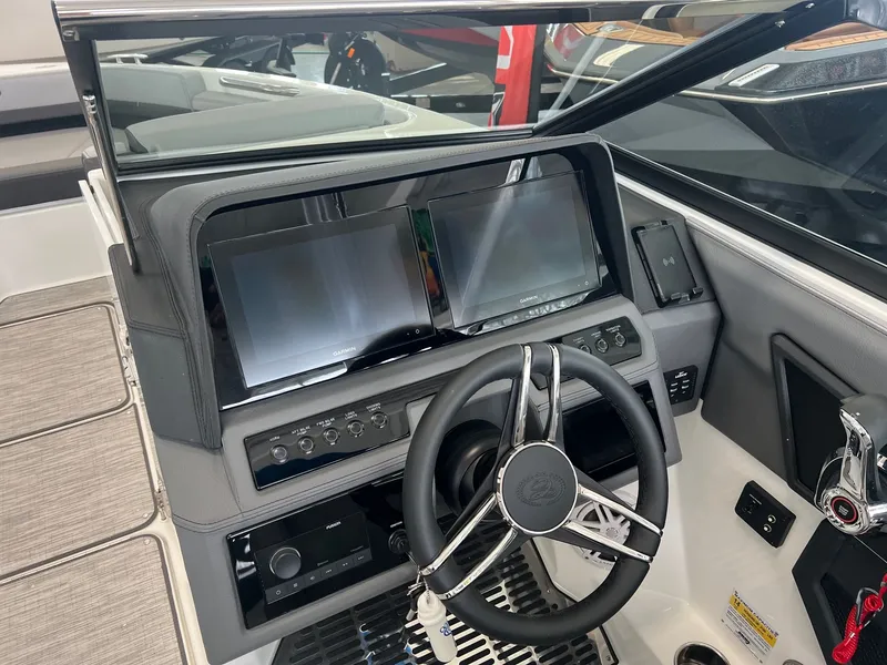 Slide: The Image of Cobalt R6 Outboard 2024 - 7