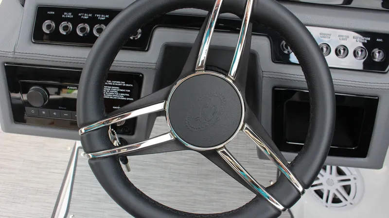 Slide: The Image of Cobalt R6 Surf 2024 - 21