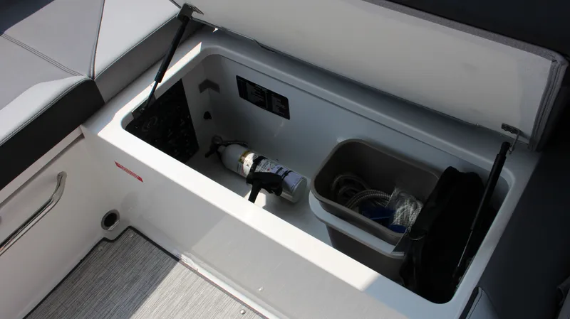 Slide: The Image of Cobalt R6 Surf 2024 - 26