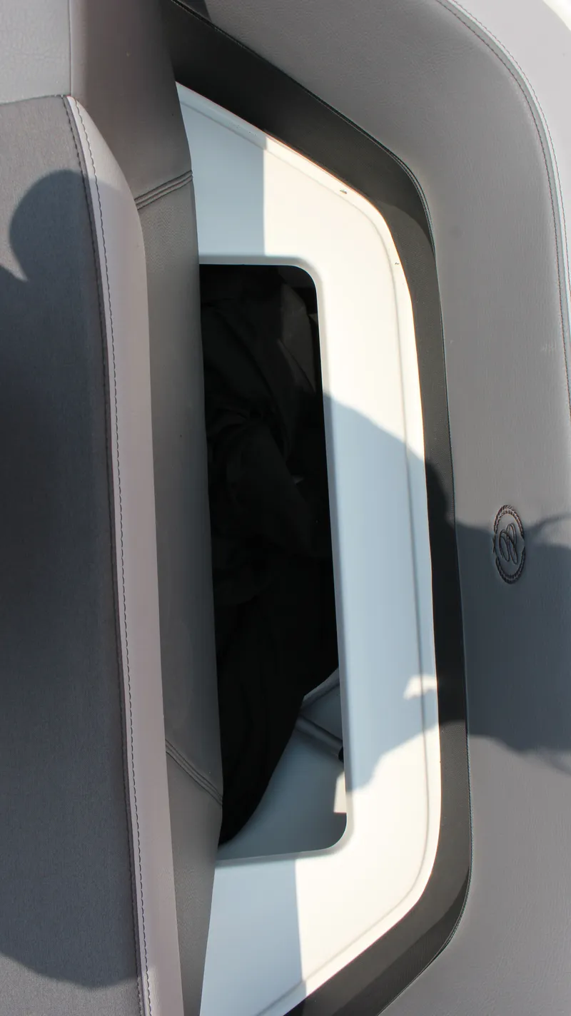 Slide: The Image of Cobalt R6 Surf 2024 - 32