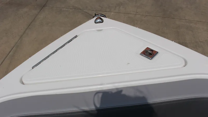 Slide: The Image of Cobalt R6 Surf 2024 - 33