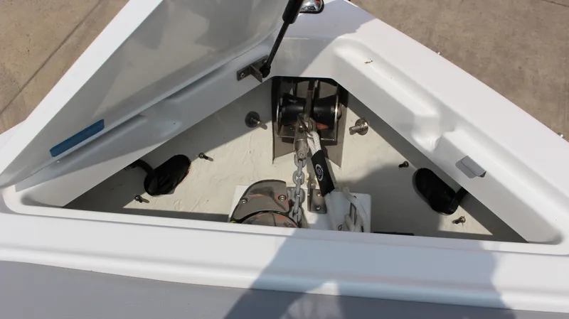 Slide: The Image of Cobalt R6 Surf 2024 - 34