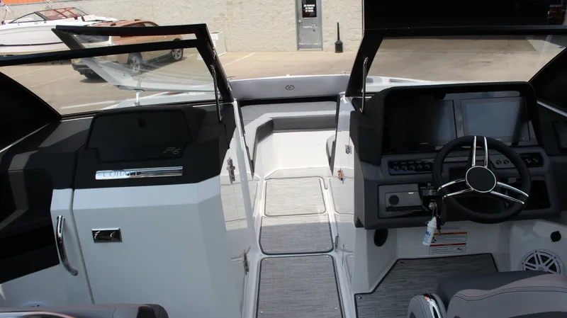 Slide: The Image of Cobalt R6 Surf 2024 - 39