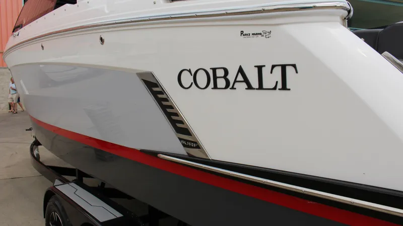 Slide: The Image of Cobalt R6 Surf 2024 - 5