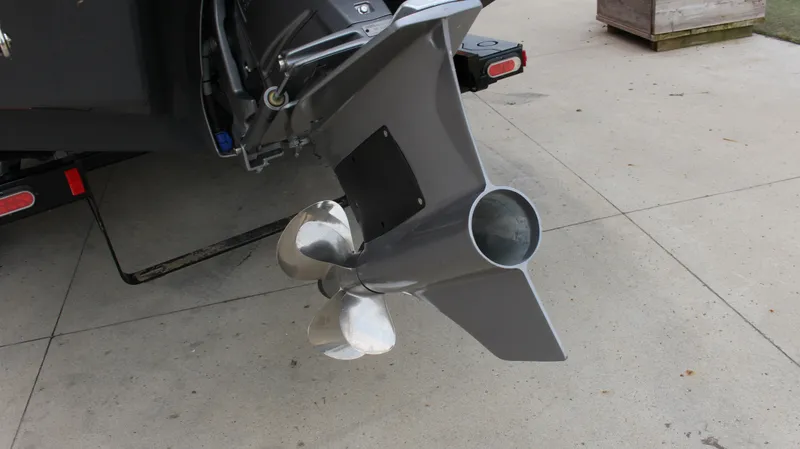 Slide: The Image of Cobalt R6 Surf 2024 - 7