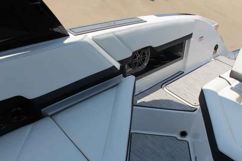 Slide: The Image of Cobalt R8 2025 - 38