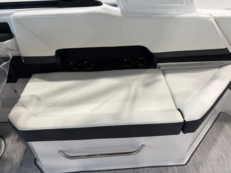 Slide: The Image of Cobalt R8 2026 - 15