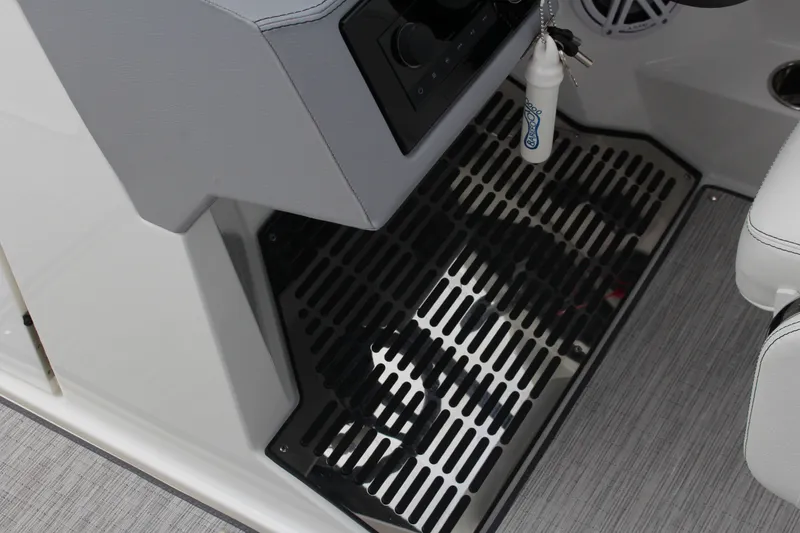 Slide: The Image of Cobalt R8 2025 - 32