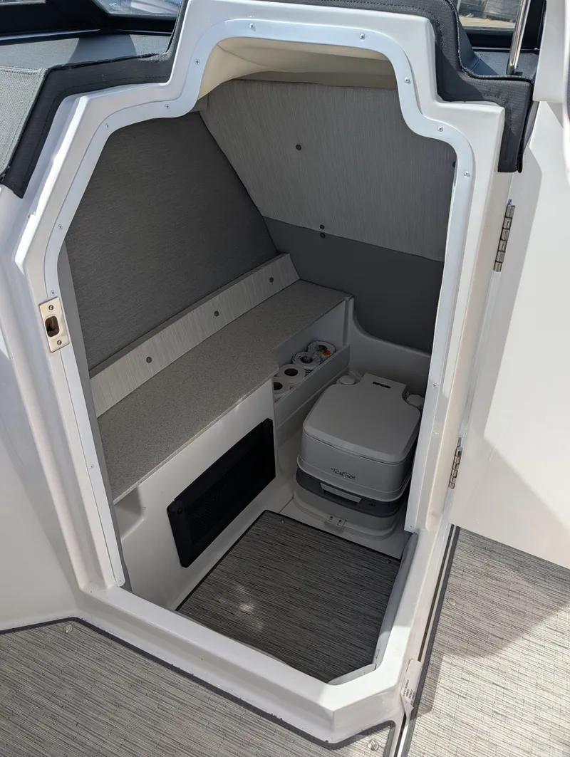 Slide: The Image of Cobalt R8 2023 - 10