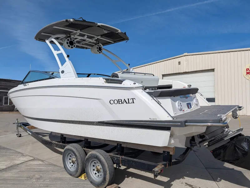 Slide: The Image of Cobalt R8 2023 - 5