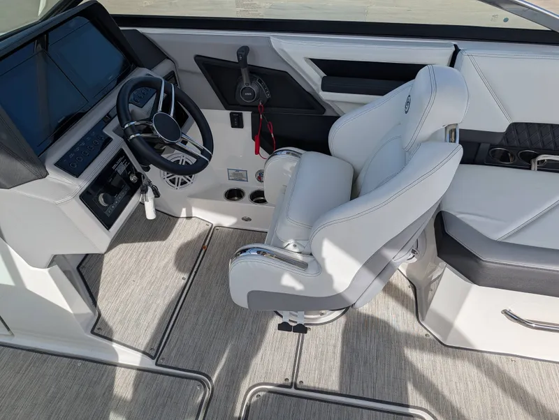 Slide: The Image of Cobalt R8 2023 - 9