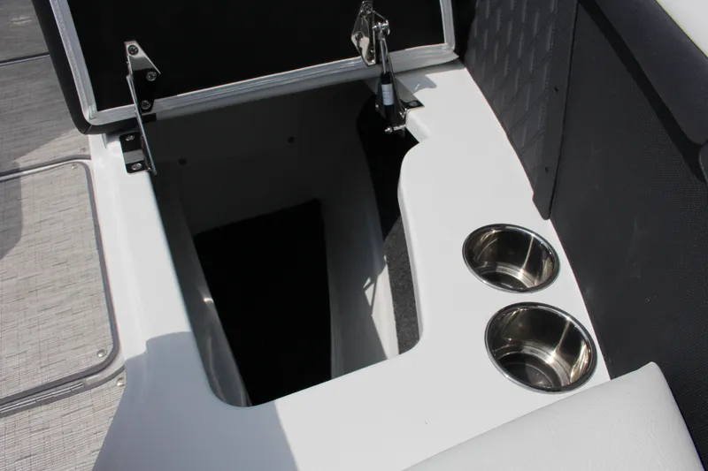 Slide: The Image of Cobalt R8 2025 - 29